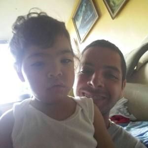 Meet your Posher, Carlos